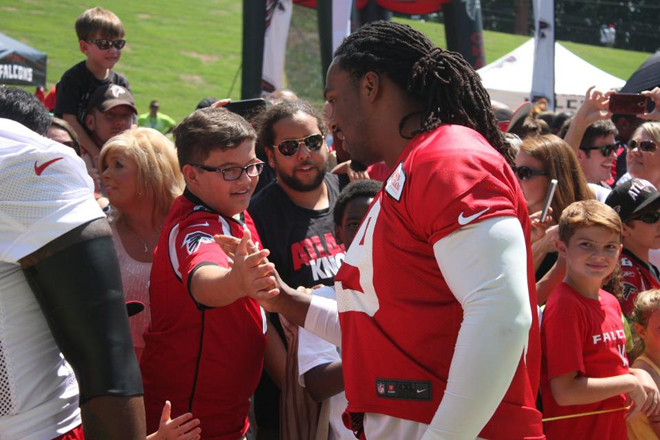 Steven Jackson greets Atlanta Falcons fans at 2014 Training Camp (Falcons photo).